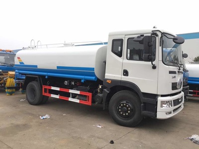 東風創(chuàng)普12立方灑水車 城市環(huán)衛(wèi)的得力助手