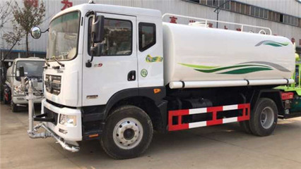 灑水車與洗掃車對(duì)比解析 如何選擇適合您需求的車型